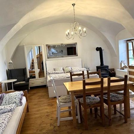 Penzion A Hospoda Na Statku Hluboká nad Vltavou Dış mekan fotoğraf