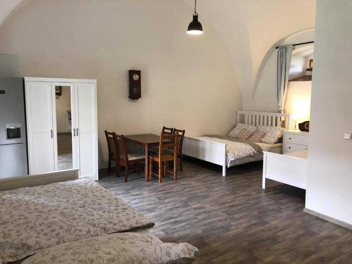 Penzion A Hospoda Na Statku Hluboká nad Vltavou Dış mekan fotoğraf