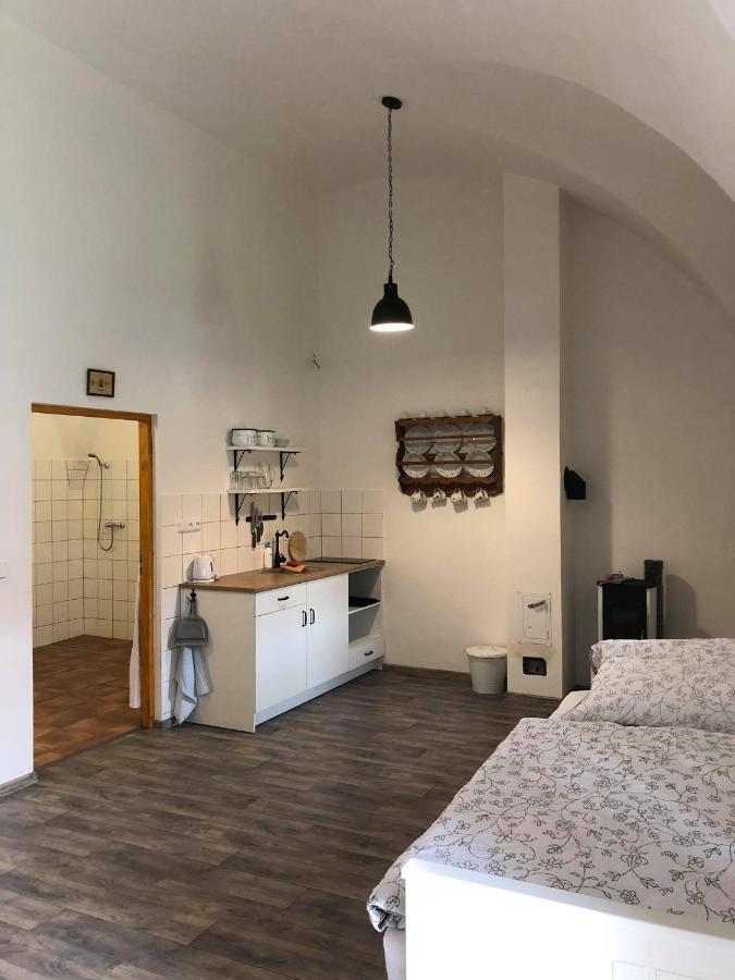 Penzion A Hospoda Na Statku Hluboká nad Vltavou Dış mekan fotoğraf